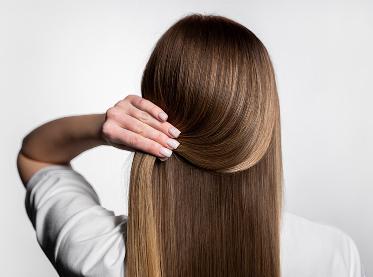 Cheveux soyeux et en bonne santé