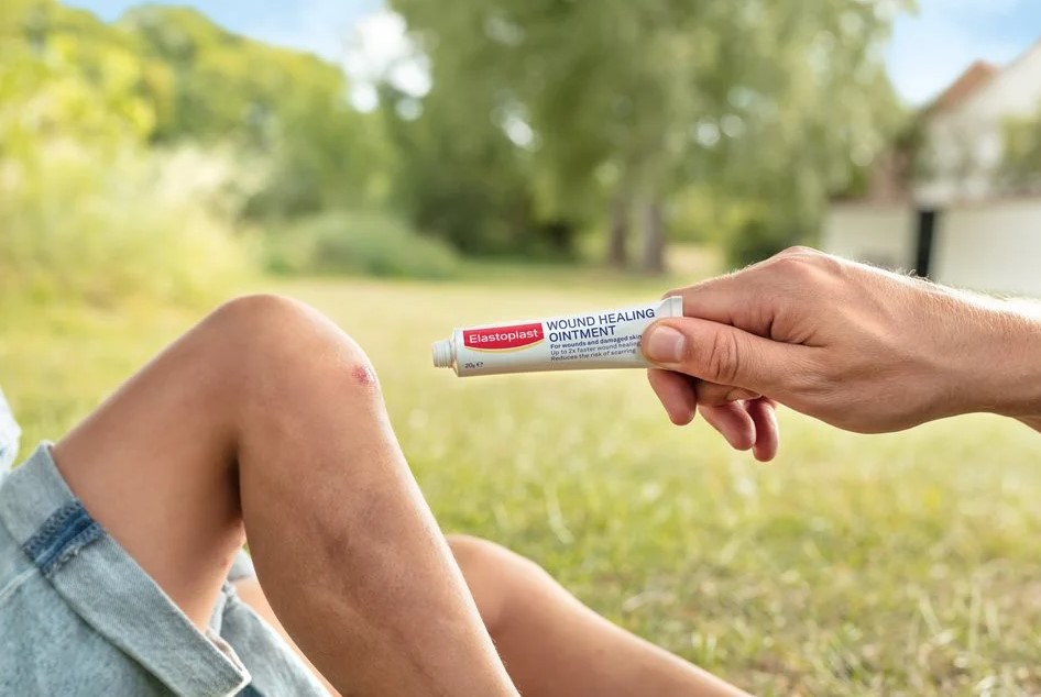 Photo Etape 3 Utilisation Pansements Universel Elastoplast