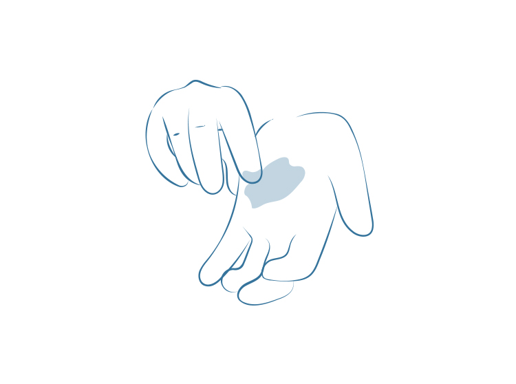 Première étape : chauffer Dexyane Med au creux de la main